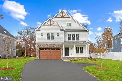 2728 Boswell Ave, Alexandria, VA 22306