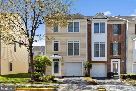 4040 Fairfax Center Hunt Trl, Fairfax, VA 22030