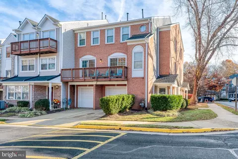 4311 Runabout Ln #90, Fairfax, VA 22030
