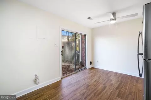 2201 Chamblee Pl, Herndon, VA 20170 photo 9