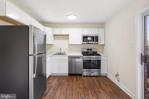 2201 Chamblee Pl, Herndon, VA 20170 photo 5