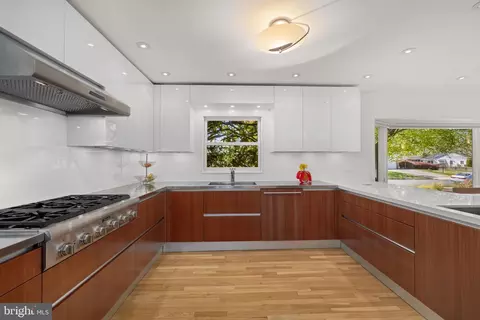 Kitchen - 6226 Nelway Dr, Mclean, VA 22101 photo 3 of 3