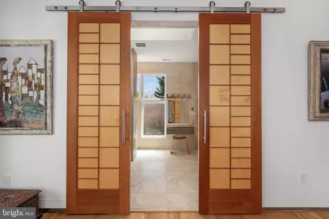 Entry Way - 6226 Nelway Dr, Mclean, VA 22101 photo 3 of 4