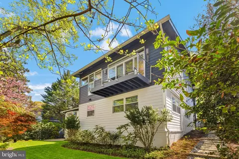 Exterior - 6226 Nelway Dr, Mclean, VA 22101 photo 4 of 6