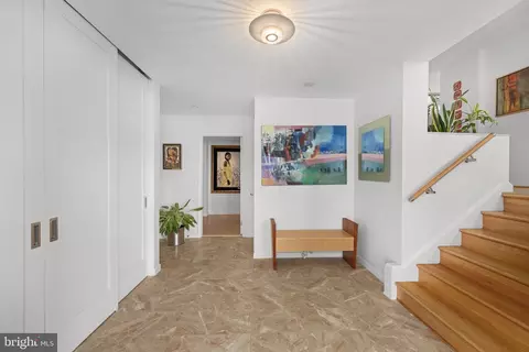 Entry Way - 6226 Nelway Dr, Mclean, VA 22101 photo 1 of 4