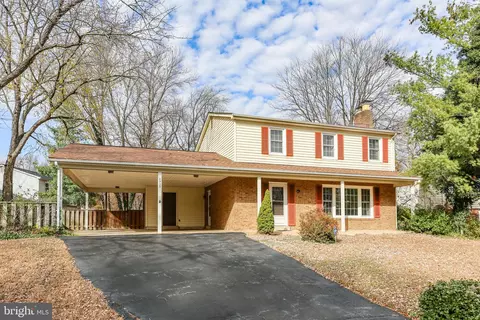 7922 Lake Pleasant Dr, Springfield, VA 22153