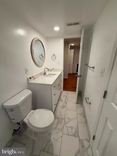 Bath - 4721 Springbrook Dr, Annandale, VA 22003 photo 8 of 11