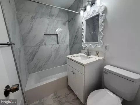 Bath - 4721 Springbrook Dr, Annandale, VA 22003 photo 5 of 11