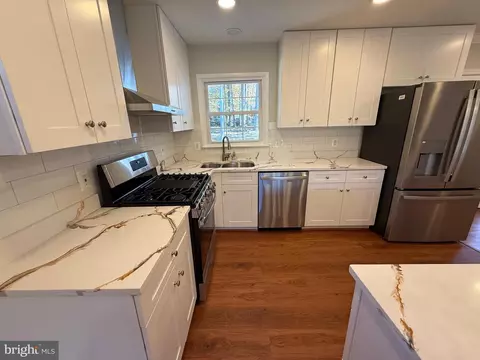 Kitchen - 4721 Springbrook Dr, Annandale, VA 22003 photo 2 of 14