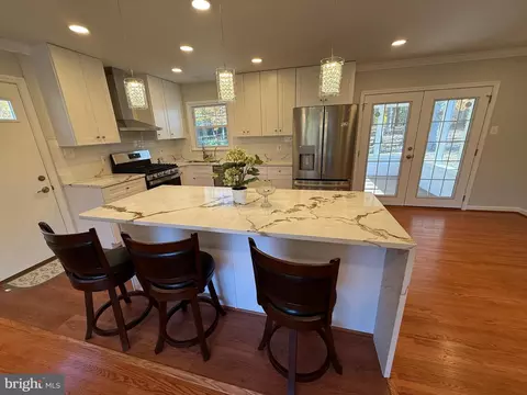 Kitchen - 4721 Springbrook Dr, Annandale, VA 22003 photo 11 of 14