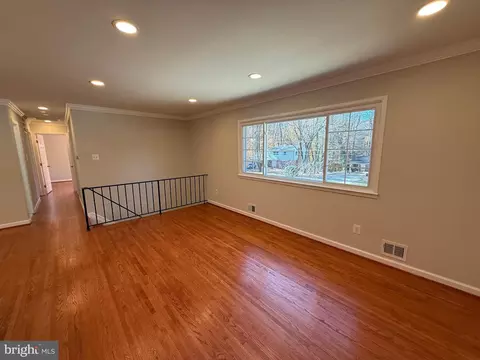 Living - 4721 Springbrook Dr, Annandale, VA 22003 photo 3 of 6