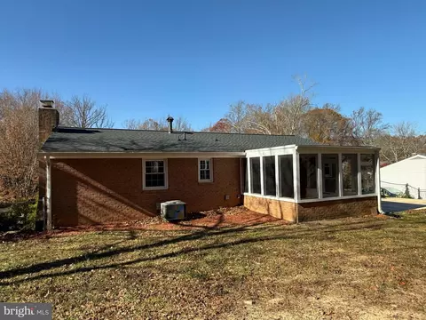 Exterior - 4721 Springbrook Dr, Annandale, VA 22003 photo 9 of 17