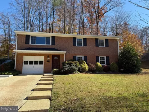 Exterior - 4721 Springbrook Dr, Annandale, VA 22003 photo 5 of 17