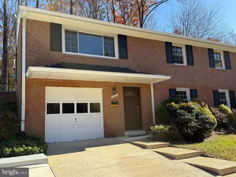 Exterior - 4721 Springbrook Dr, Annandale, VA 22003 photo 7 of 17