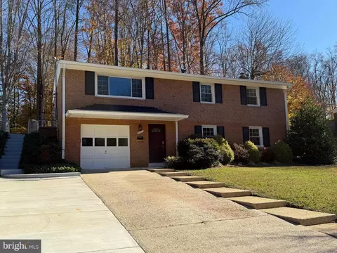 Exterior - 4721 Springbrook Dr, Annandale, VA 22003 photo 6 of 17