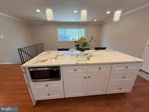 Kitchen - 4721 Springbrook Dr, Annandale, VA 22003 photo 4 of 14