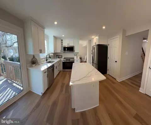 8375 Magic Leaf Rd, Springfield, VA 22153 photo 8