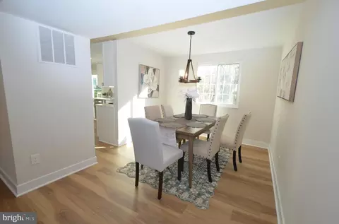 8375 Magic Leaf Rd, Springfield, VA 22153 photo 5