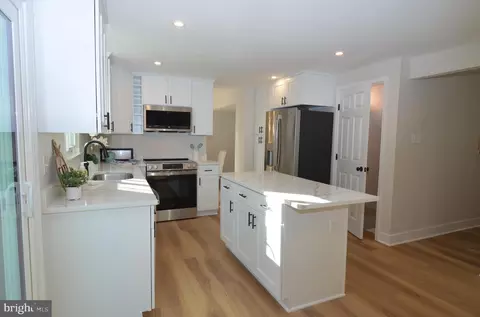 8375 Magic Leaf Rd, Springfield, VA 22153 photo 9