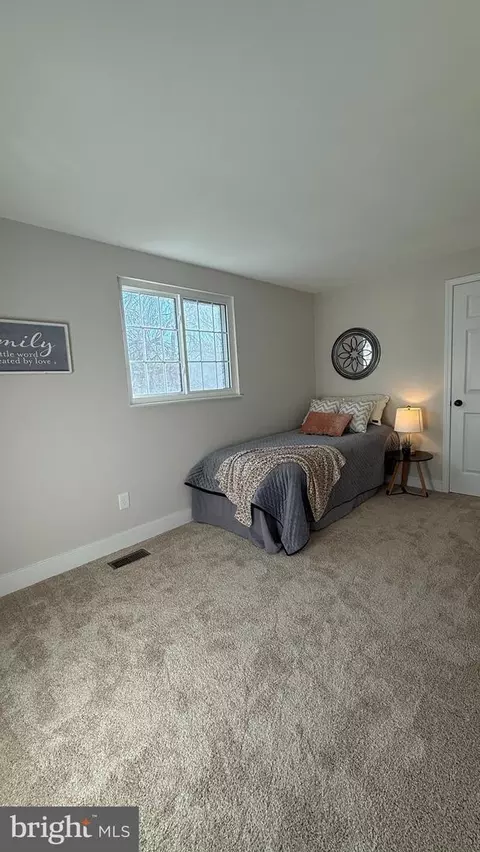 8375 Magic Leaf Rd, Springfield, VA 22153 photo 17