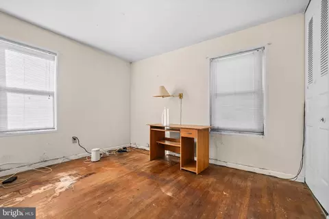 Bedroom - 418 Patrick Ln, Herndon, VA 20170 photo 4 of 7