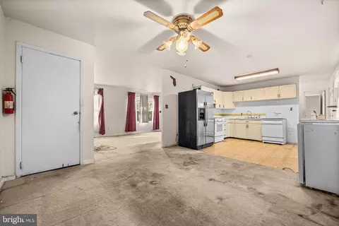 Entry Way - 418 Patrick Ln, Herndon, VA 20170 photo 2 of 2