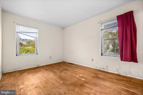 Bedroom - 418 Patrick Ln, Herndon, VA 20170 photo 6 of 7