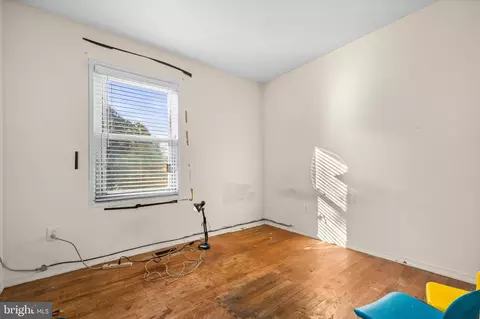 Bedroom - 418 Patrick Ln, Herndon, VA 20170 photo 2 of 7