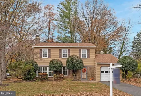 1716 Sadlers Wells Dr, Herndon, VA 20170
