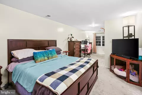 Bedroom - 2418 Ridgehampton Ct, Reston, VA 20191 photo 1 of 4