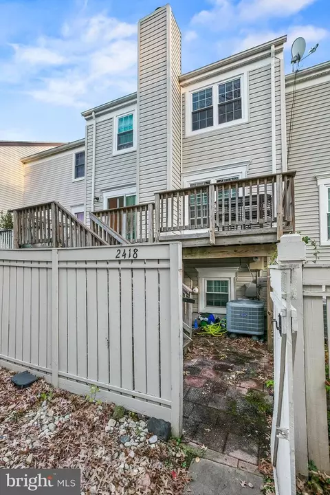 Exterior - 2418 Ridgehampton Ct, Reston, VA 20191 photo 3 of 4
