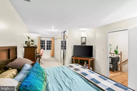 Bedroom - 2418 Ridgehampton Ct, Reston, VA 20191 photo 2 of 4