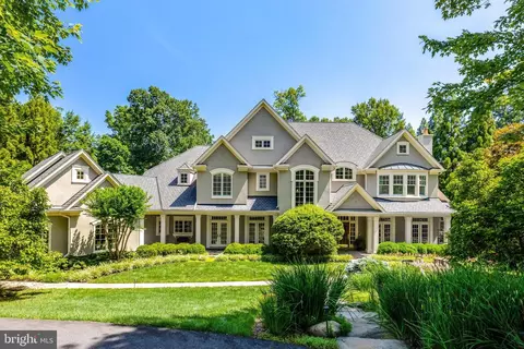 870 Alvermar Ridge Dr, Mclean, VA 22102