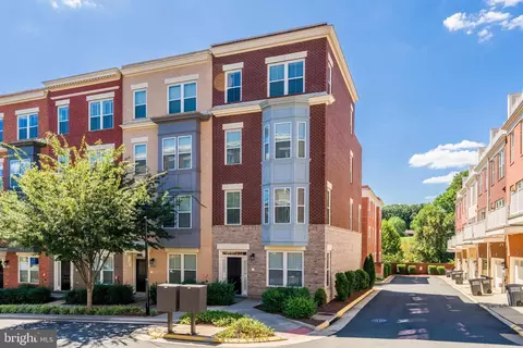 11695 Sunrise Square Pl, Reston, VA 20191