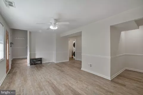 Entry Way - 7215 Beverly Park Dr, Springfield, VA 22150 photo 1 of 6