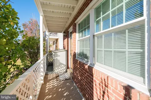 Exterior - 7215 Beverly Park Dr, Springfield, VA 22150 photo 3 of 10