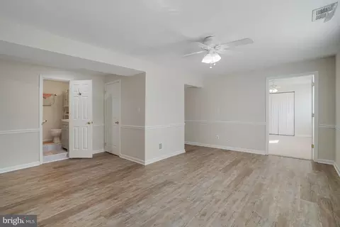 Living - 7215 Beverly Park Dr, Springfield, VA 22150 photo 1 of 1