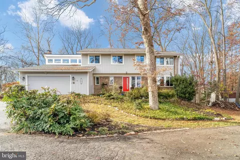 10906 Miller Rd, Oakton, VA 22124