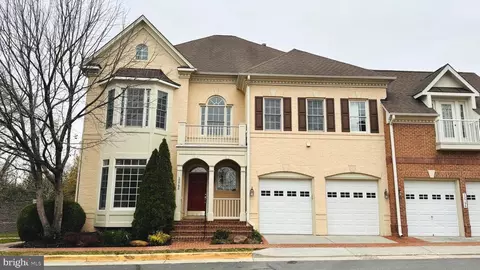 12798 Fox Keep Run, Fairfax, VA 22033