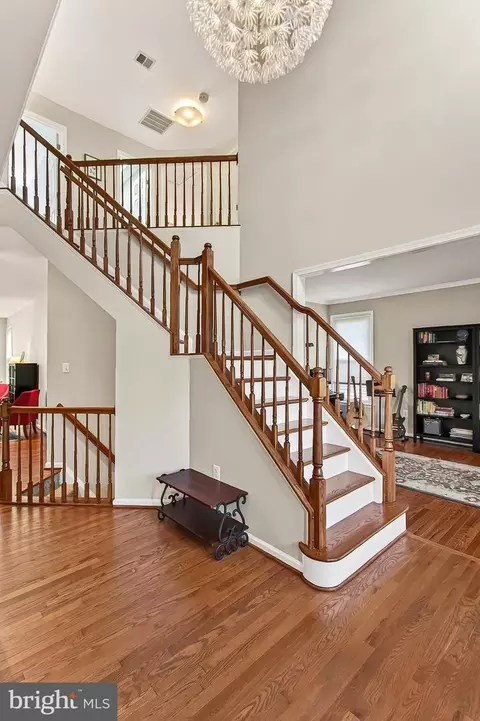 Entry Way - 7736 White Willow Ct, Springfield, VA 22153 photo 2 of 9