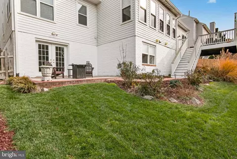 Exterior - 7736 White Willow Ct, Springfield, VA 22153 photo 14 of 25