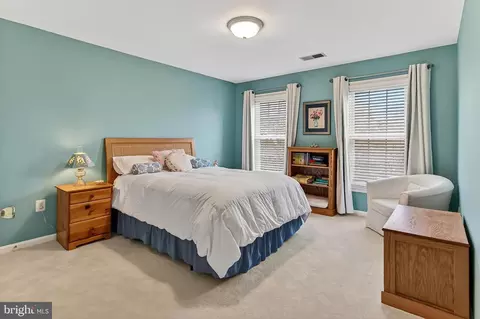 Bedroom - 7736 White Willow Ct, Springfield, VA 22153 photo 7 of 10