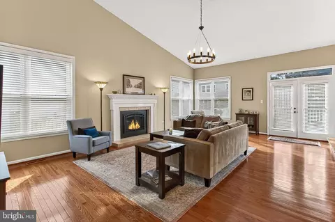 Living - 7736 White Willow Ct, Springfield, VA 22153 photo 2 of 3