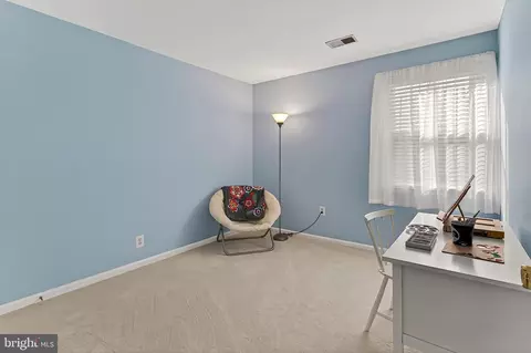Bedroom - 7736 White Willow Ct, Springfield, VA 22153 photo 4 of 10