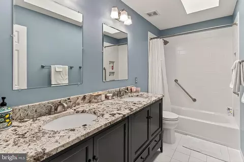 Bath - 7736 White Willow Ct, Springfield, VA 22153 photo 5 of 6