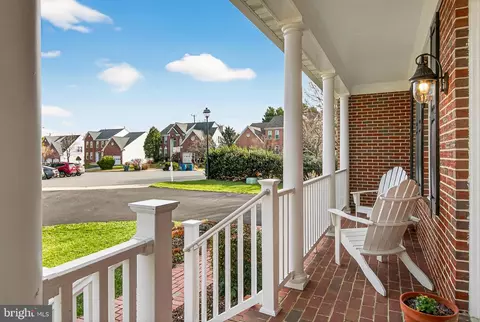 Exterior - 7736 White Willow Ct, Springfield, VA 22153 photo 7 of 25