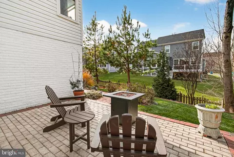 Exterior - 7736 White Willow Ct, Springfield, VA 22153 photo 16 of 25