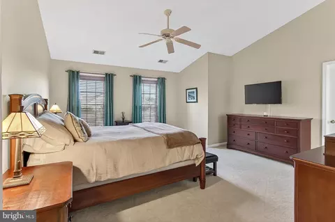 Bedroom - 7736 White Willow Ct, Springfield, VA 22153 photo 1 of 10