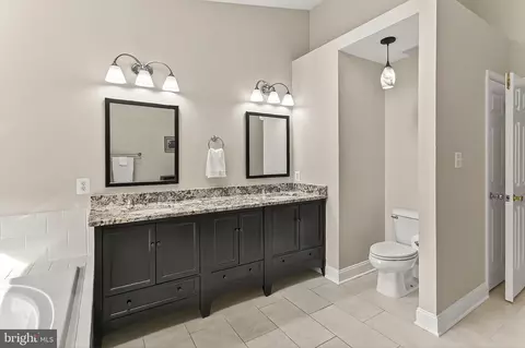 Bath - 7736 White Willow Ct, Springfield, VA 22153 photo 3 of 6