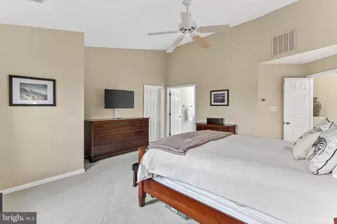 Bedroom - 7736 White Willow Ct, Springfield, VA 22153 photo 2 of 10